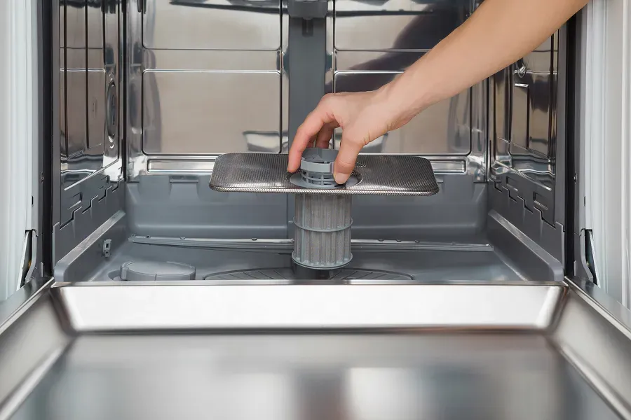 cleaning-dishwasher-filter
